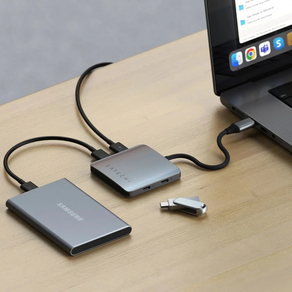 Satechi 4-Port USB-C Hub sa Power Delivery - iSTYLE RS