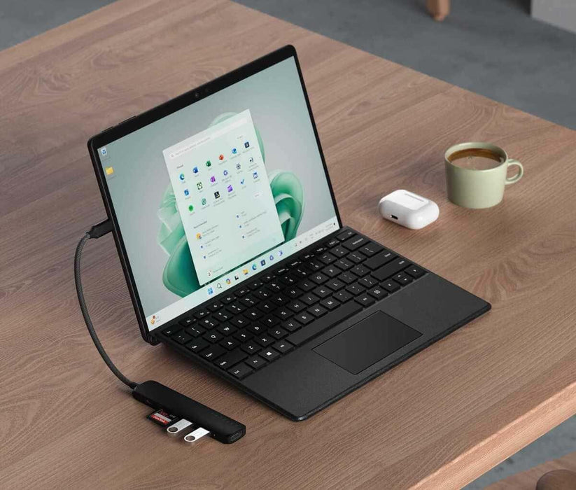 Satechi 6-in-1 USB-C Slim Multiport Adapter - Black - iSTYLE RS
