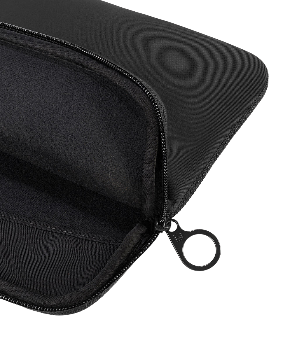 Tucano Top sleeve MBP 16 - Crna