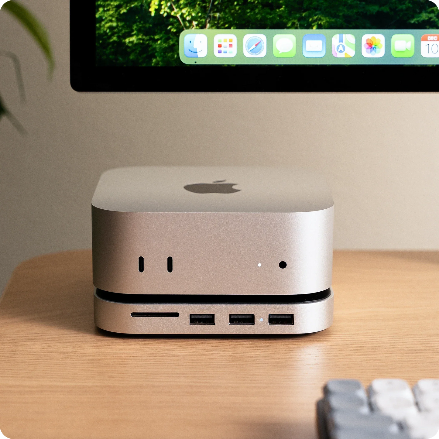 Satechi Mac Mini M4 Stand & Hub with SSD Enclosure